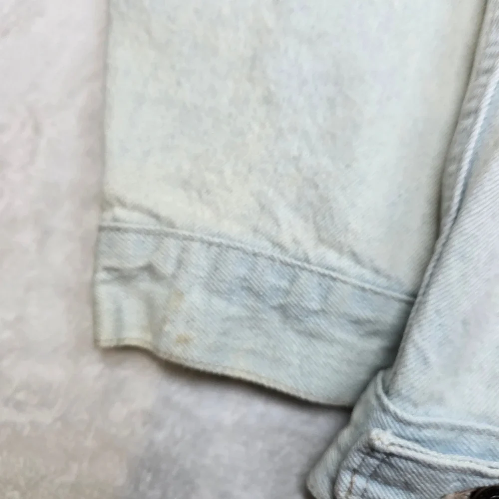 Vintage Levi's Denim Trucker Jacket Mens XL Distressed Light‎ Wash Jean Made USA - Picture 9 of 14